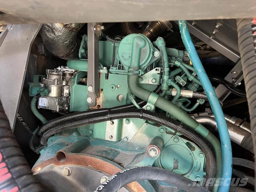 Volvo P 6870D Aszfalt terítõ gépek