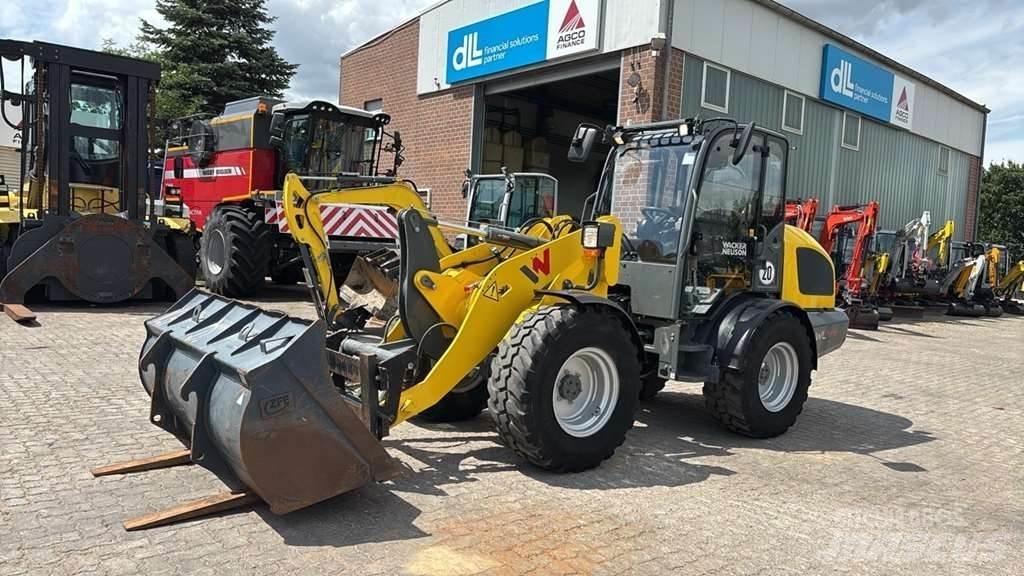 Wacker Neuson WL44 Gumikerekes homlokrakodók