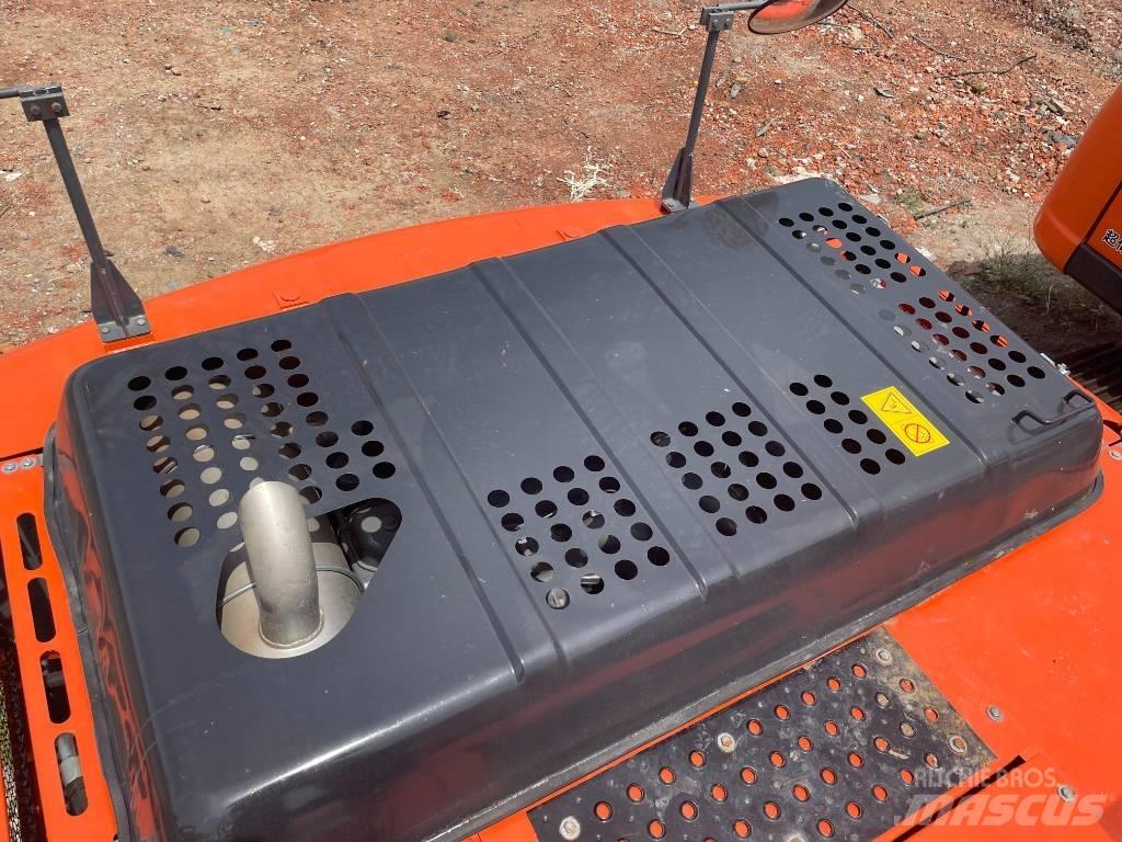 Hitachi ZX200 Lánctalpas kotrók