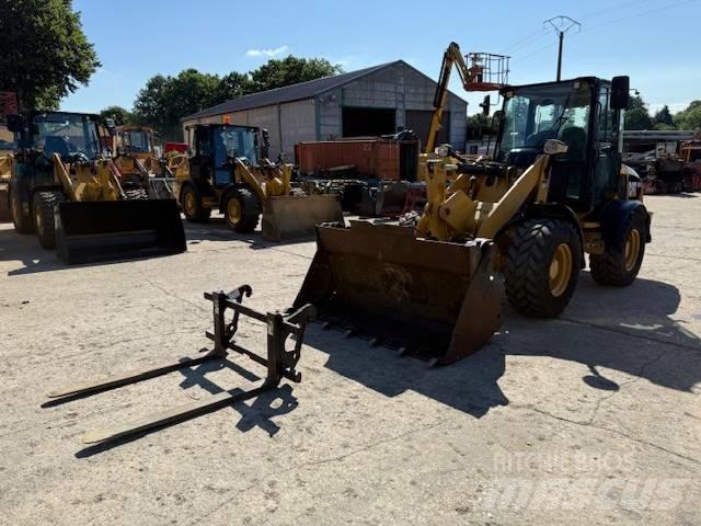 CAT 908 H Gumikerekes homlokrakodók