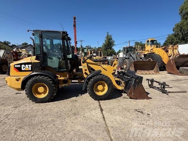 CAT 908 H Gumikerekes homlokrakodók