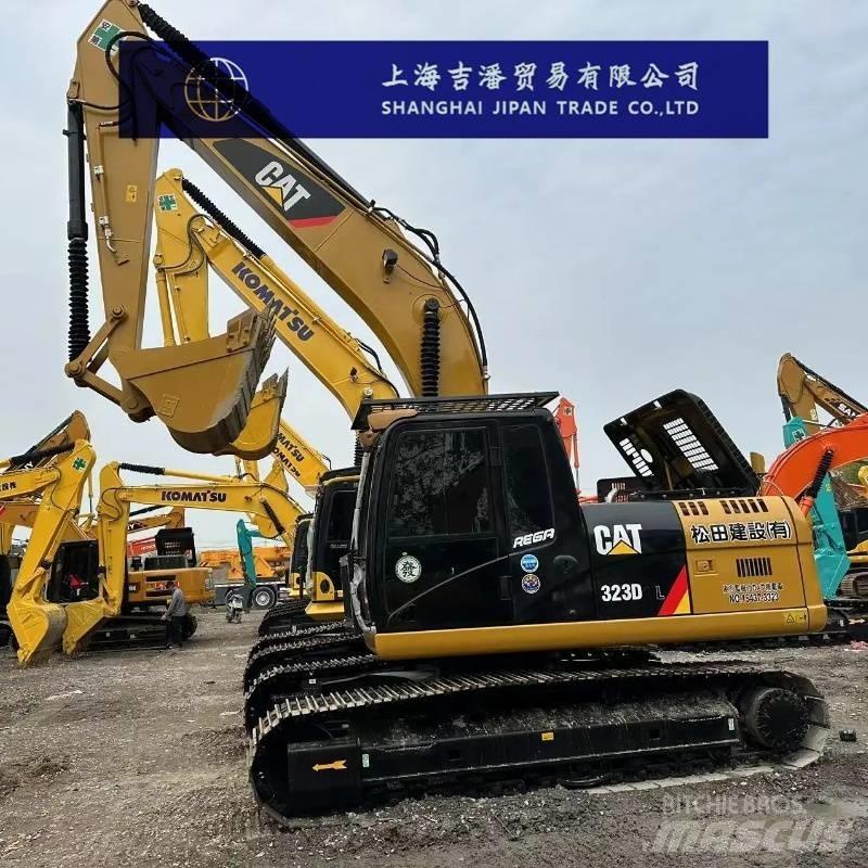 CAT 323 D Lánctalpas kotrók