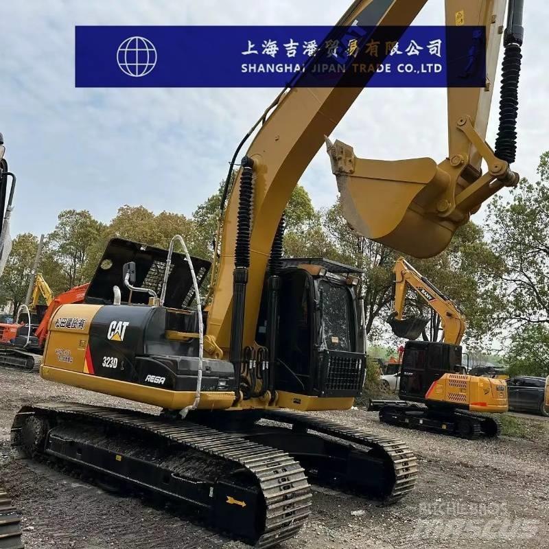 CAT 323 D Lánctalpas kotrók