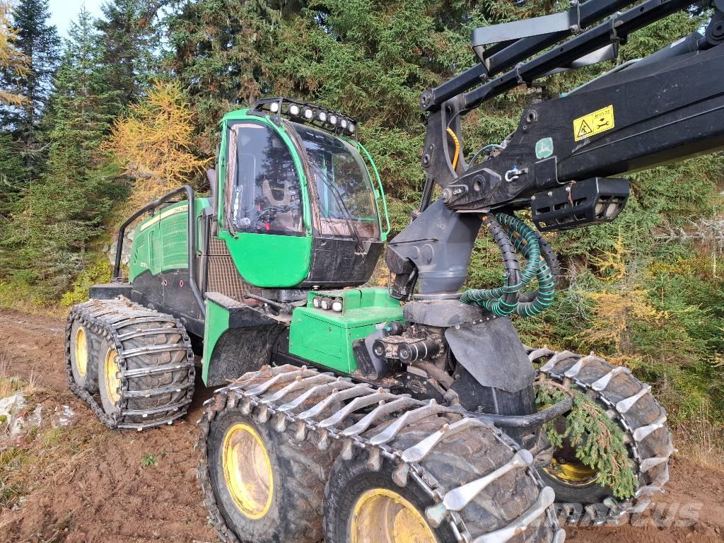 John Deere 1270 G Betakarítók
