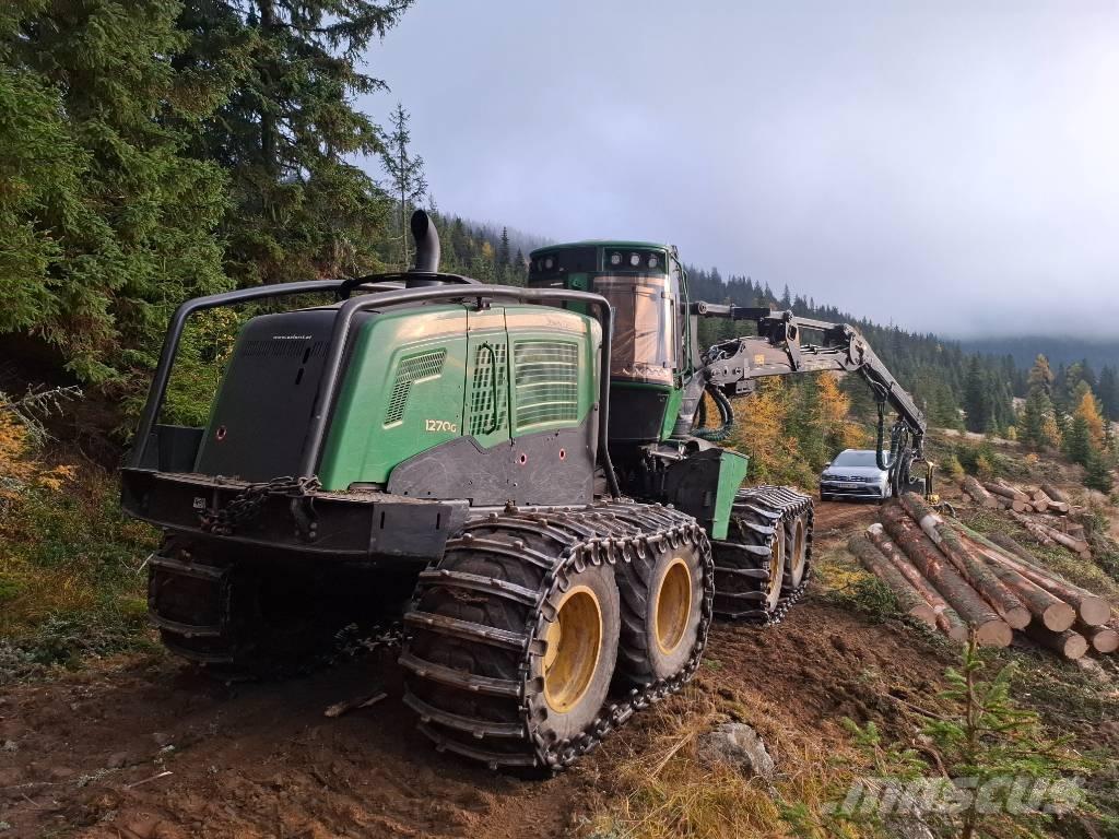 John Deere 1270 G Betakarítók