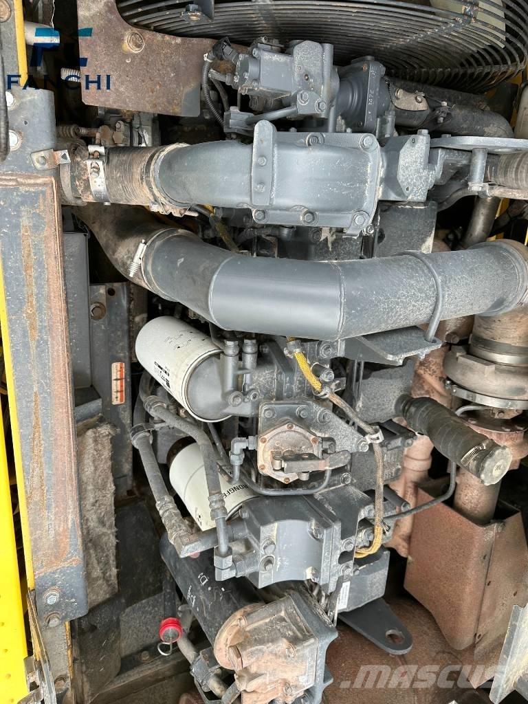 Komatsu PC 450-8 Lánctalpas kotrók