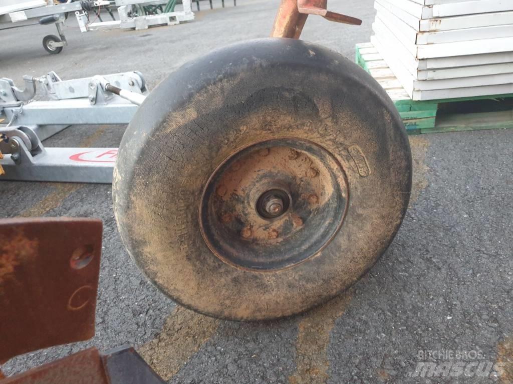 Kuhn 375E Hagyományos ekék