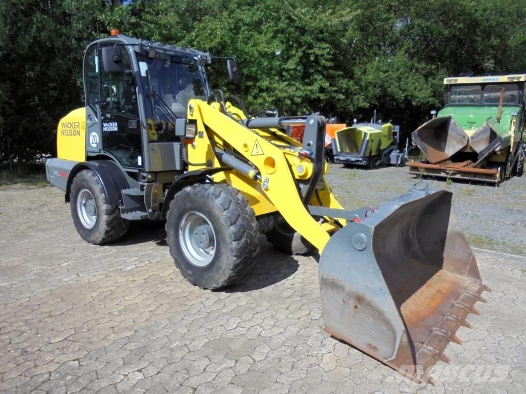 Wacker WL 60 Gumikerekes homlokrakodók