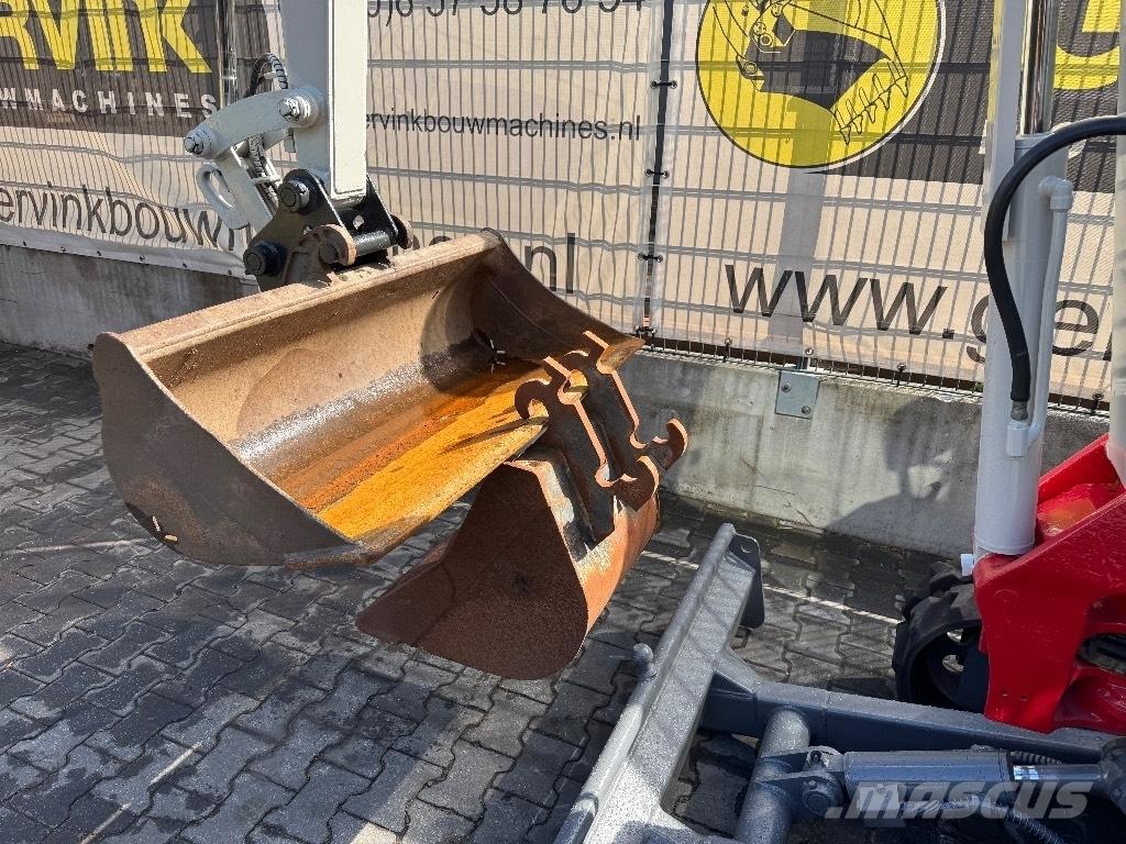 Takeuchi TB125 Mini kotrók < 7t