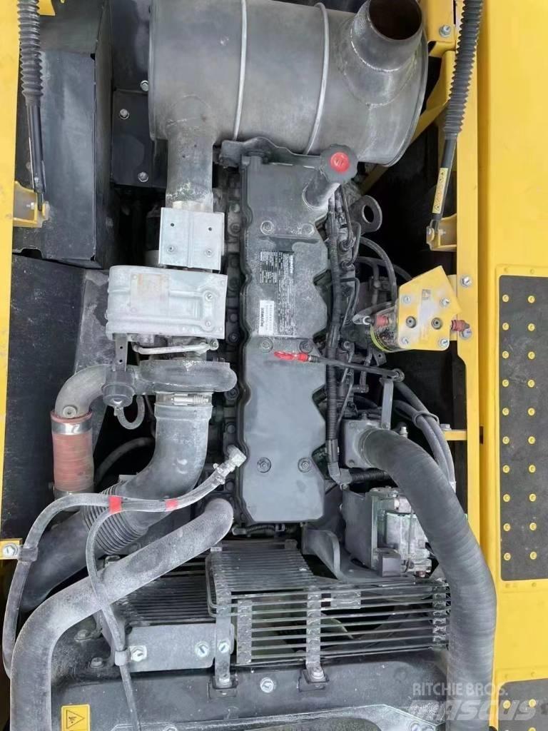 Komatsu PC220-8 Lánctalpas kotrók