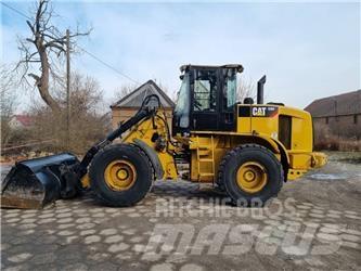 CAT 930 H Gumikerekes homlokrakodók
