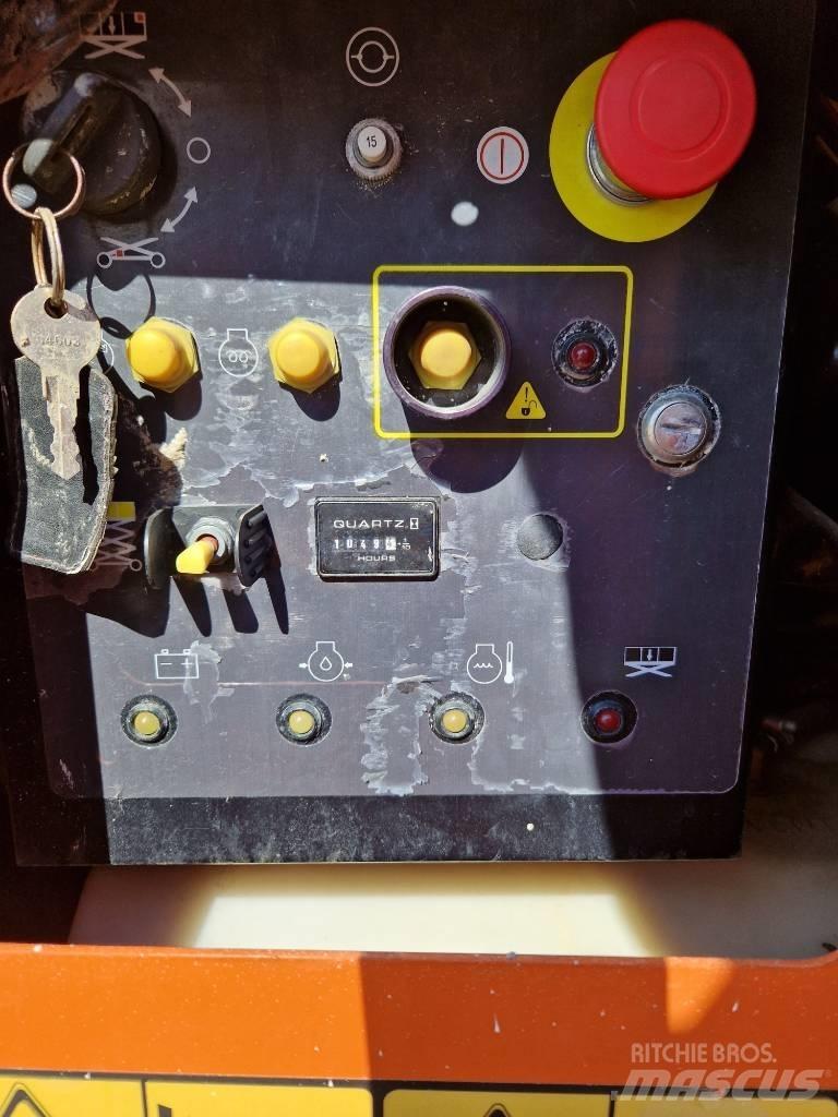 JLG 530 LRT Ollós emelők