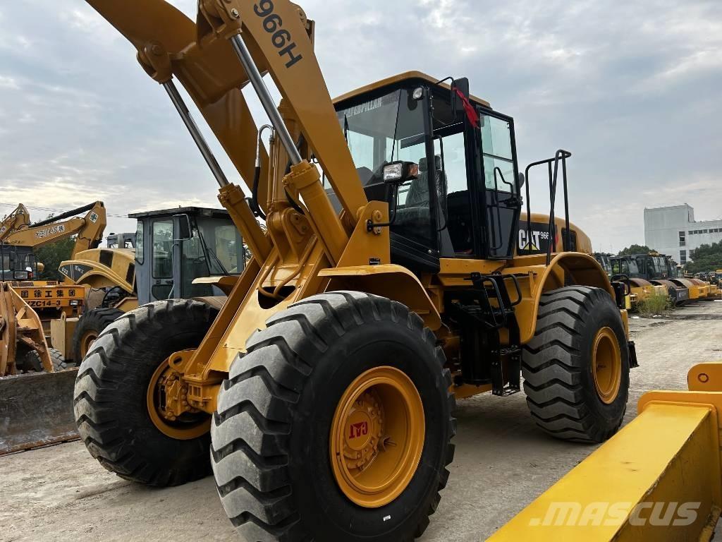CAT 966H Gumikerekes homlokrakodók