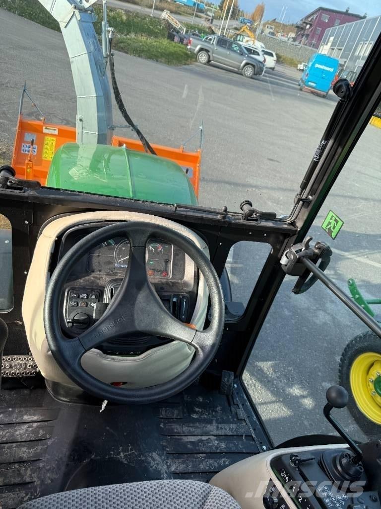 John Deere 2032 R Kompakt traktorok