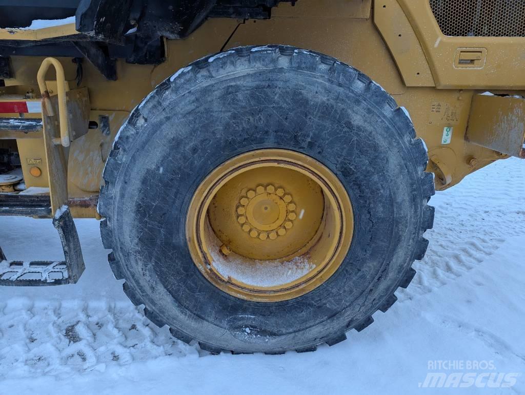 CAT 930 K Gumikerekes homlokrakodók