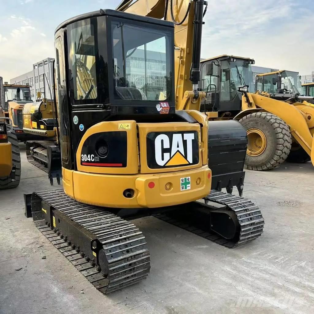 CAT 304C CR Mini kotrók < 7t