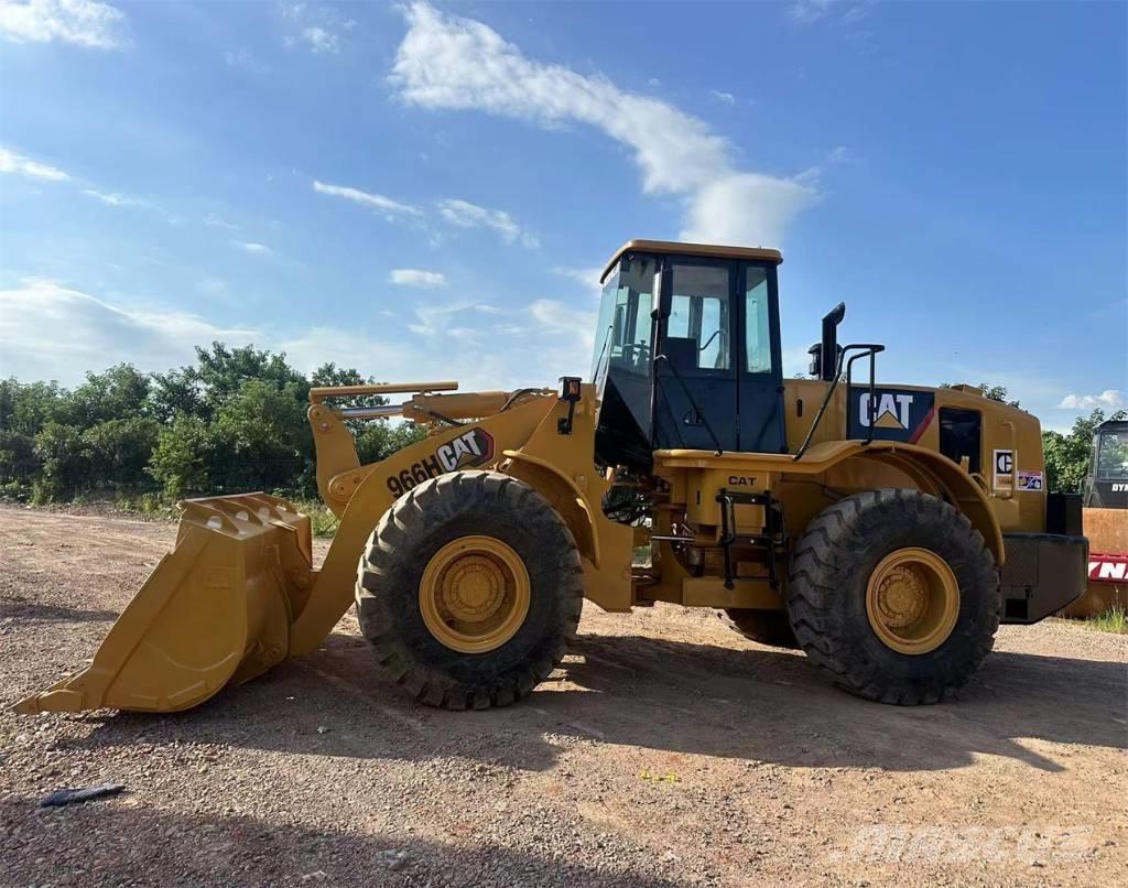 CAT 966 H Gumikerekes homlokrakodók