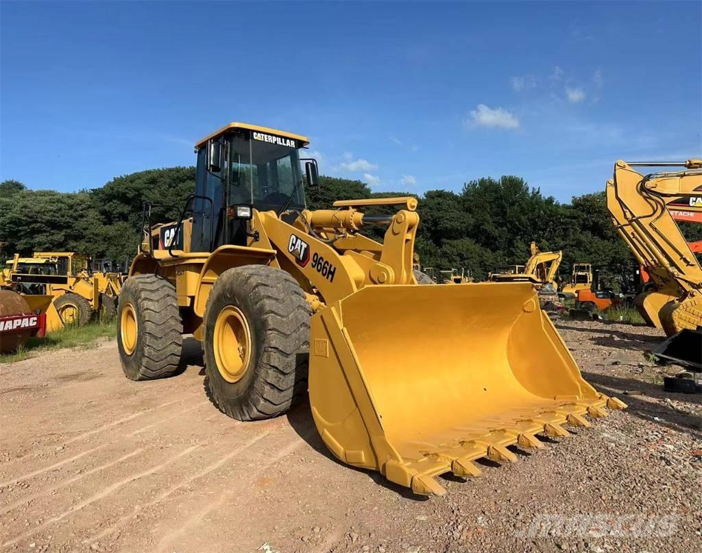 CAT 966 H Gumikerekes homlokrakodók