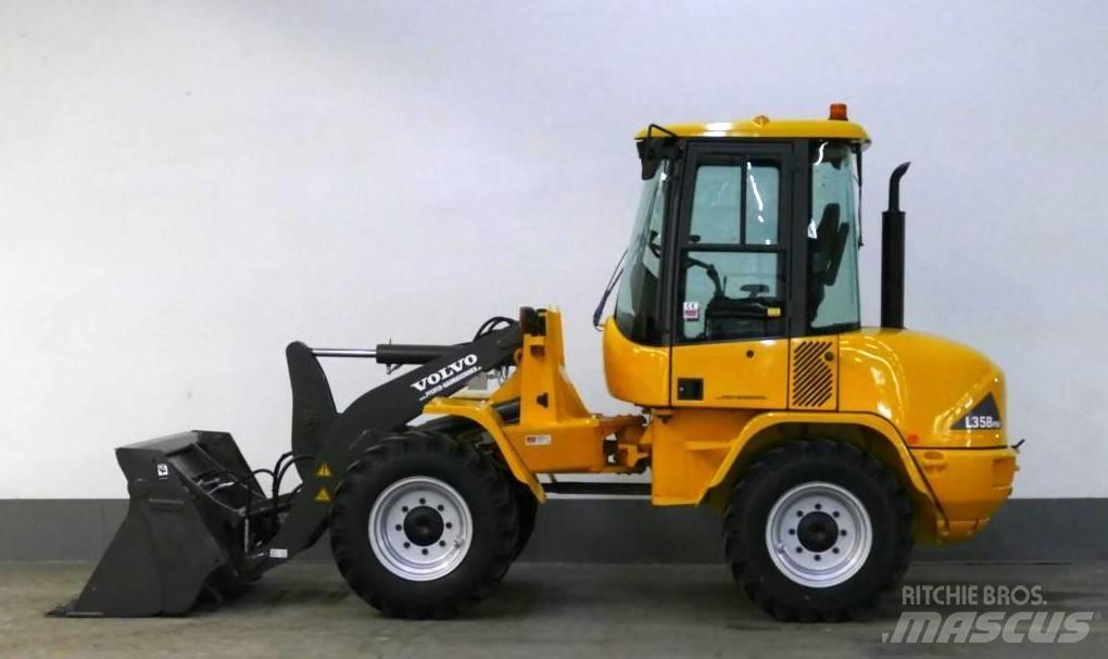 Volvo L 35 B - Z - 4x4 Gumikerekes homlokrakodók