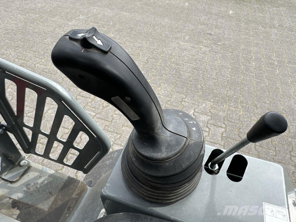 Weidemann 1160 Gumikerekes homlokrakodók