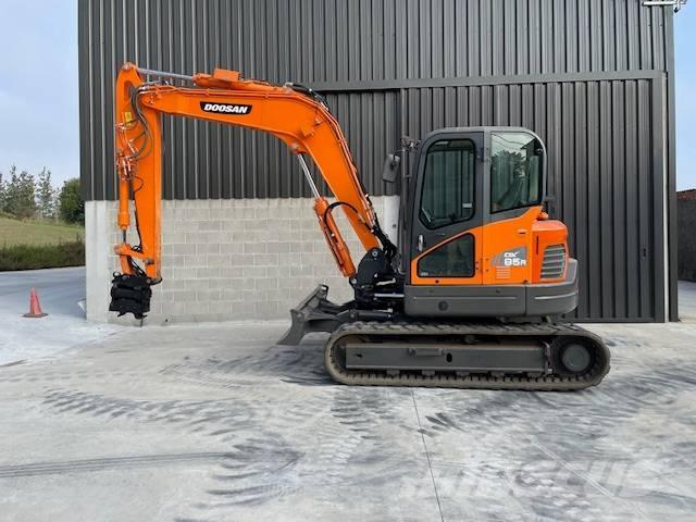 Doosan 85 Közepes (midi) kotrók 7 t - 12 t
