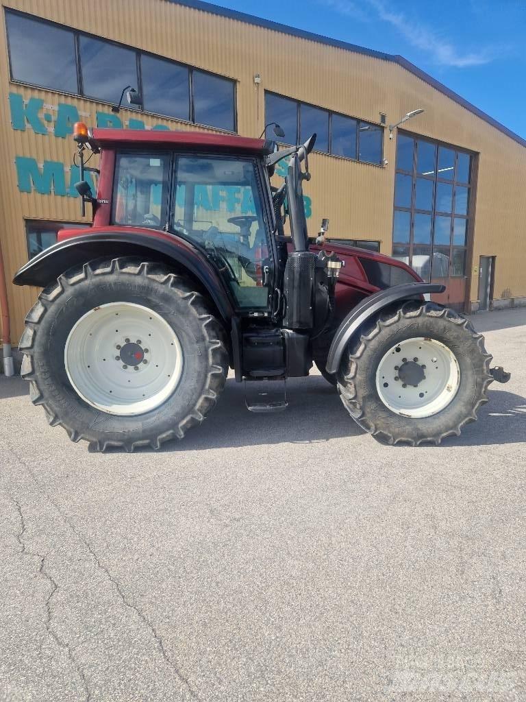 Valtra N143 Traktorok