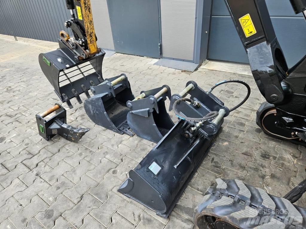 CAT 301.8 CR Mini kotrók < 7t