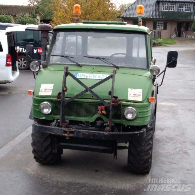 Mercedes-Benz U421 Traktorok