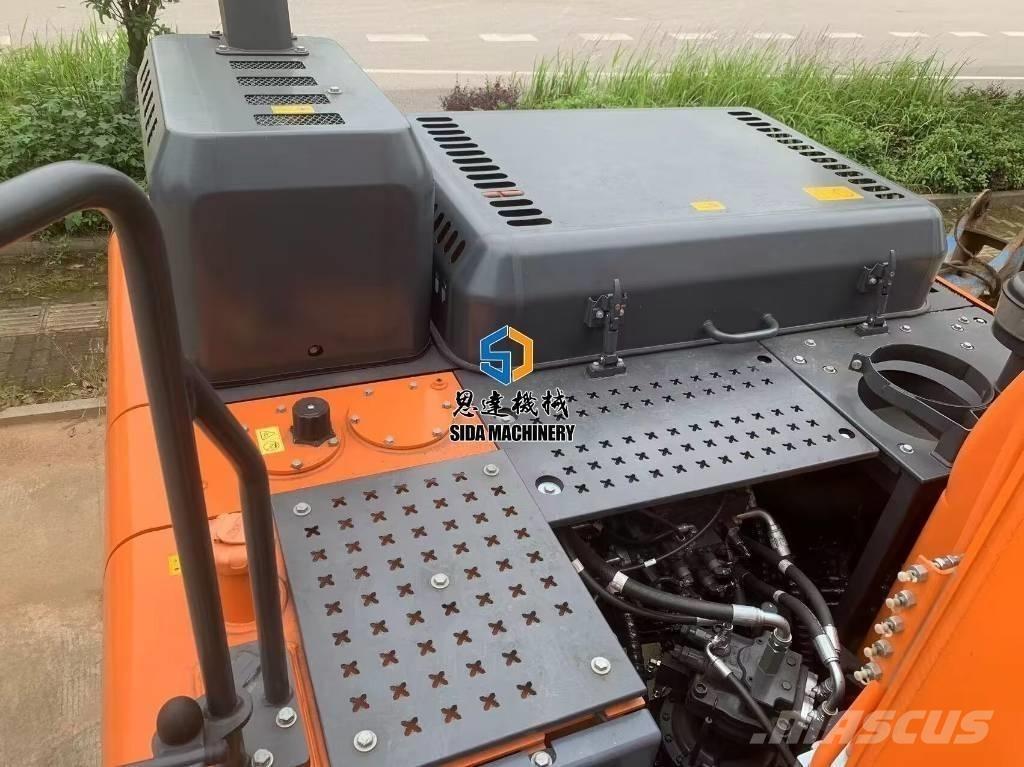 Develon DX 215 Közepes (midi) kotrók 7 t - 12 t