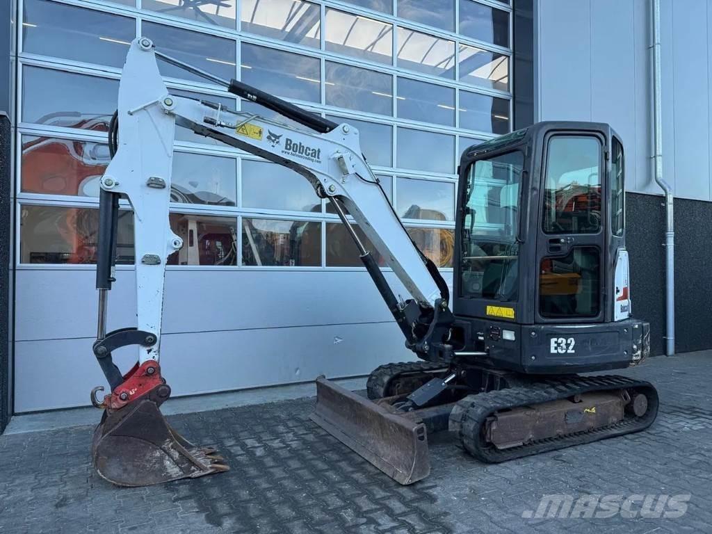 Bobcat E32 Mini kotrók < 7t