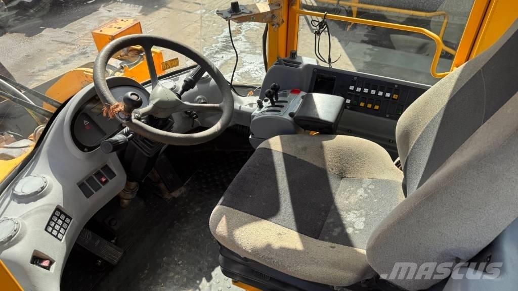 Volvo L 180 E Gumikerekes homlokrakodók