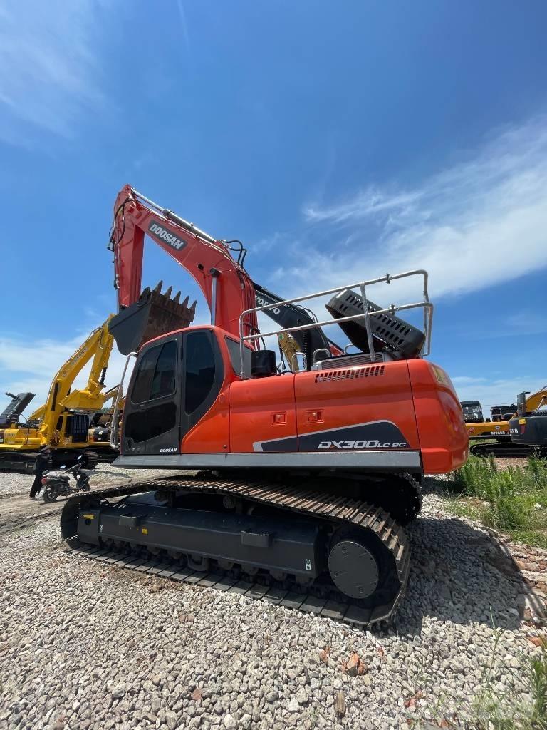 Doosan DX 300 LC Lánctalpas kotrók