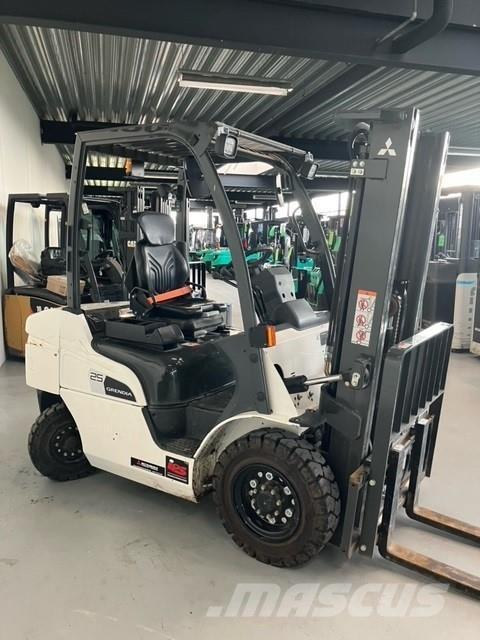 Mitsubishi FD25N3 Dízel targoncák