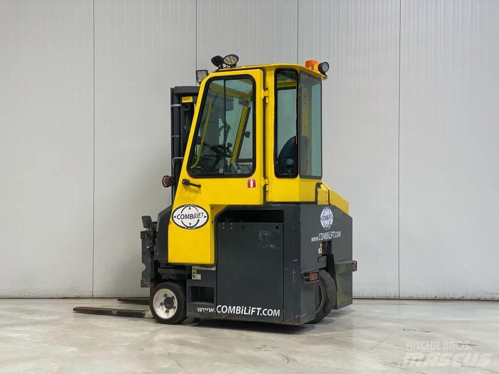 Combilift CBE2500 Tolóoszlopos négyutas targonca