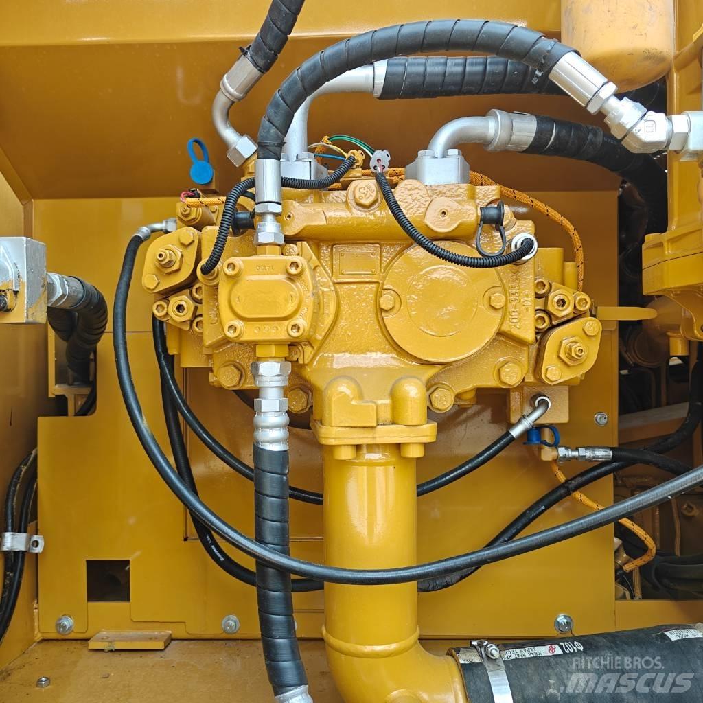 CAT 325 D L Lánctalpas kotrók
