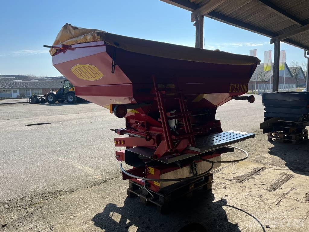 Bredal F2 3200 Trágyaszóró