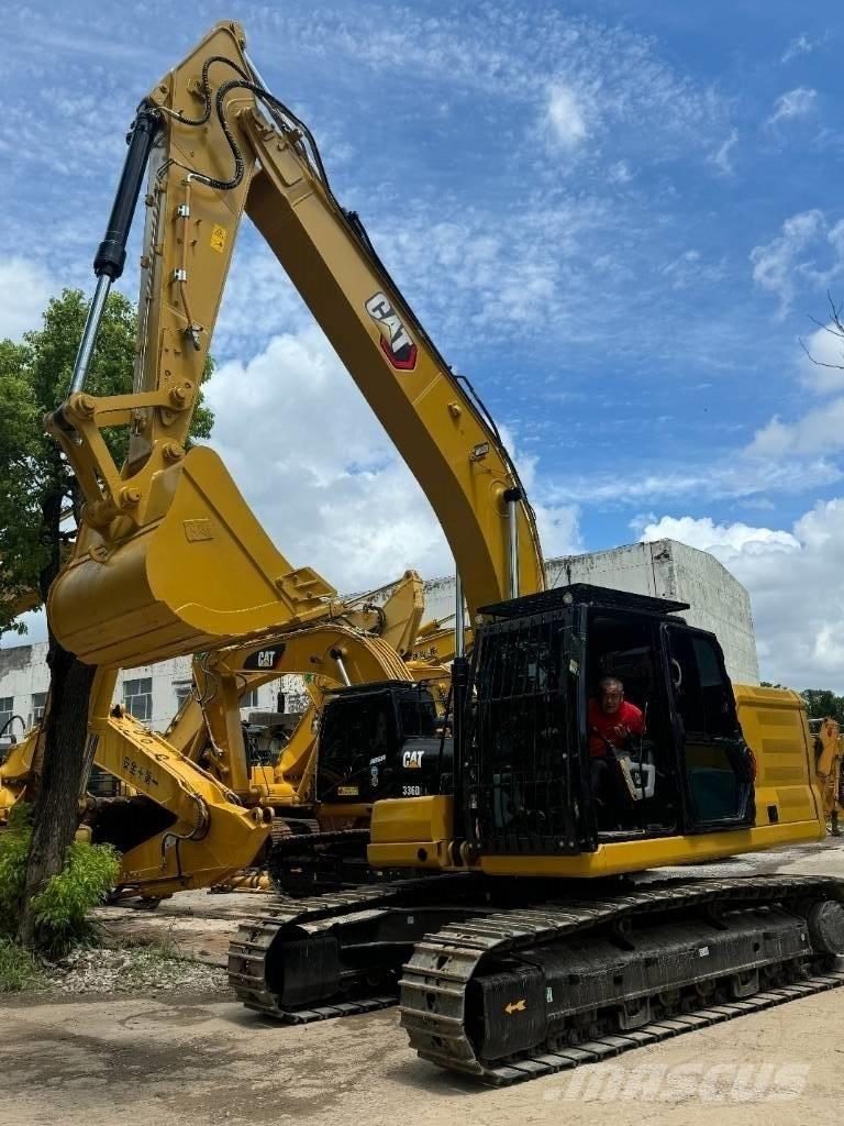 CAT 323 Közepes (midi) kotrók 7 t - 12 t