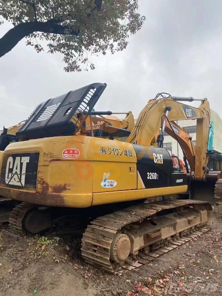 CAT 326 D2 Lánctalpas kotrók