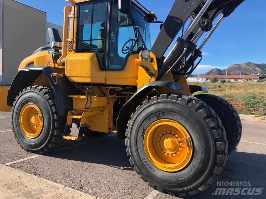 Volvo L90H Gumikerekes homlokrakodók