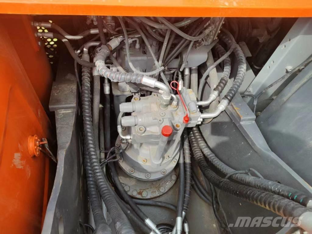 Hitachi ZX200 Lánctalpas kotrók