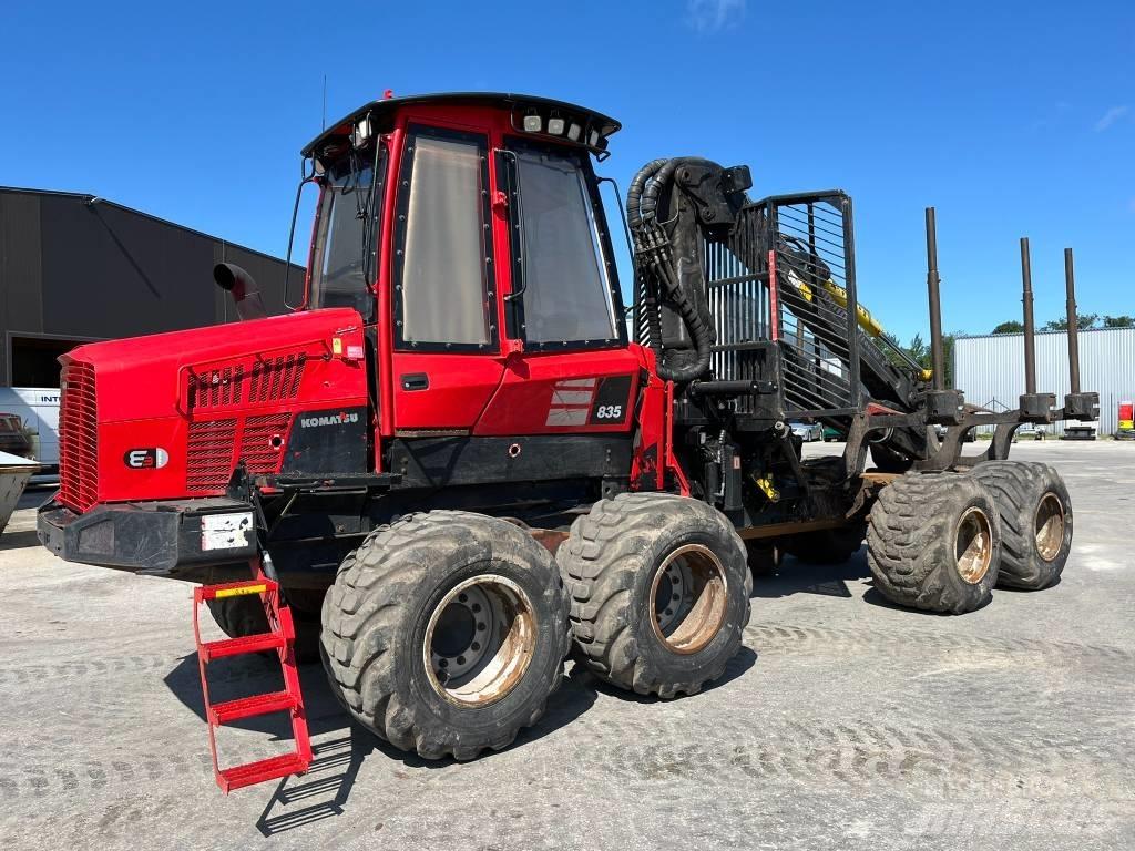 Komatsu 835 Kihordók