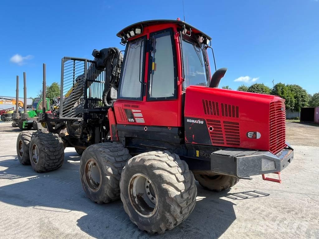 Komatsu 835 Kihordók