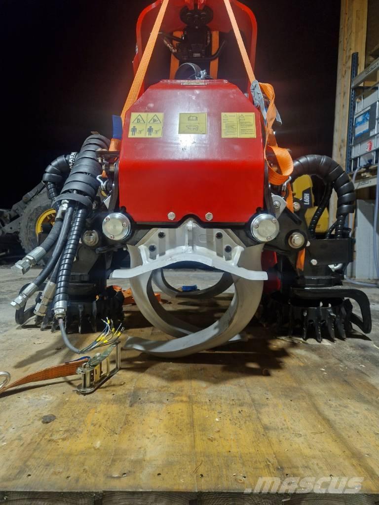 Komatsu C 144 Betakarító fejek