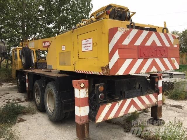 Kato KR 20 Mobil daruk