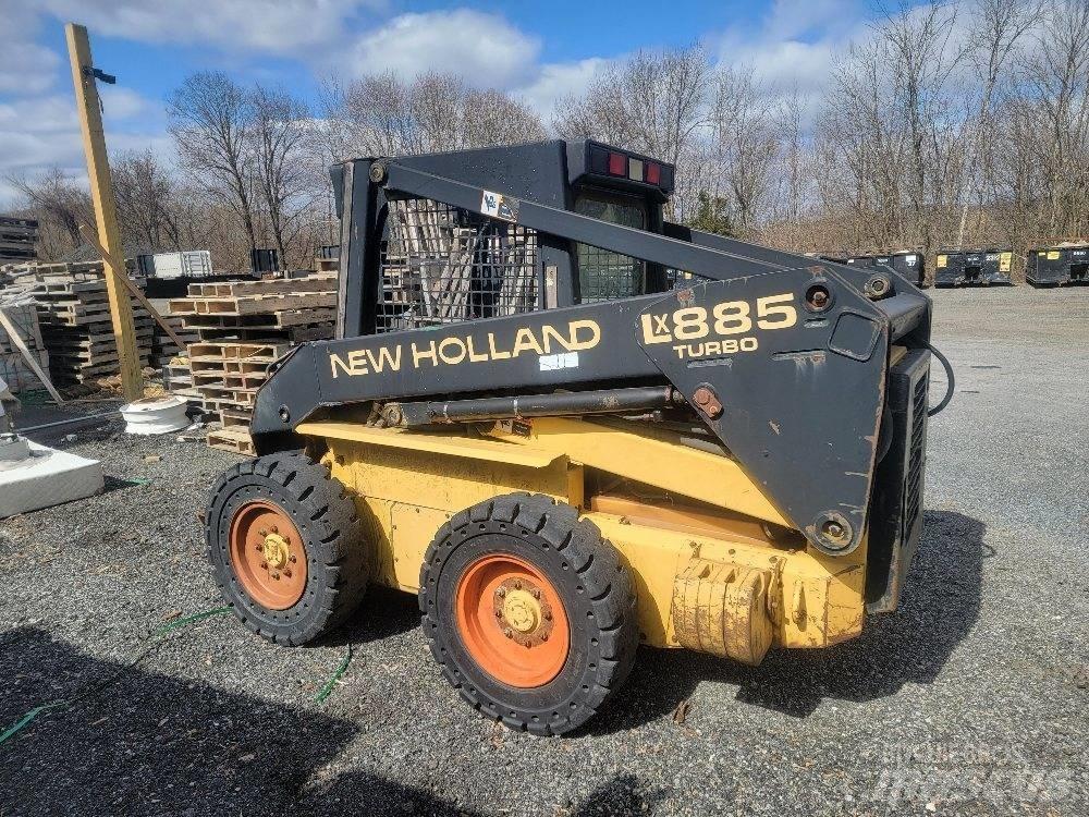 New Holland LX 885 Kompaktrakodók