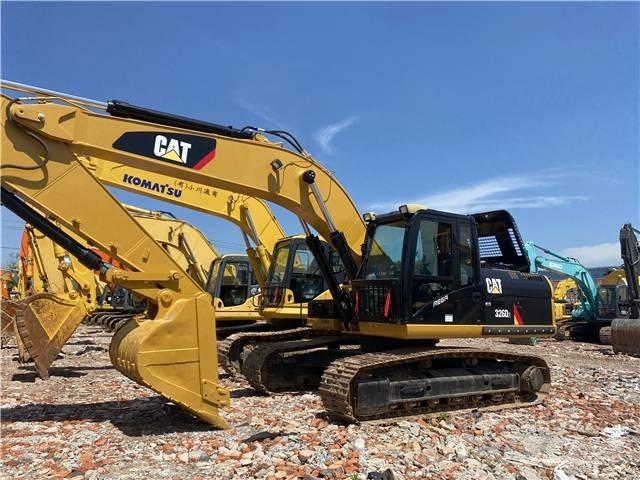 CAT 326D2 Lánctalpas kotrók