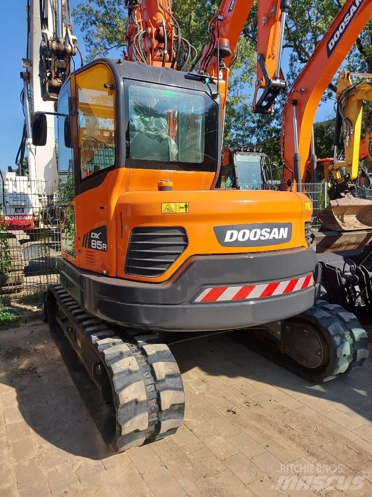 Doosan DX 85 R-3 Közepes (midi) kotrók 7 t - 12 t