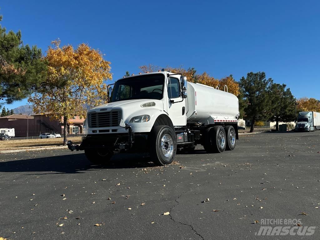 Freightliner M2 Vízszállító teherautók