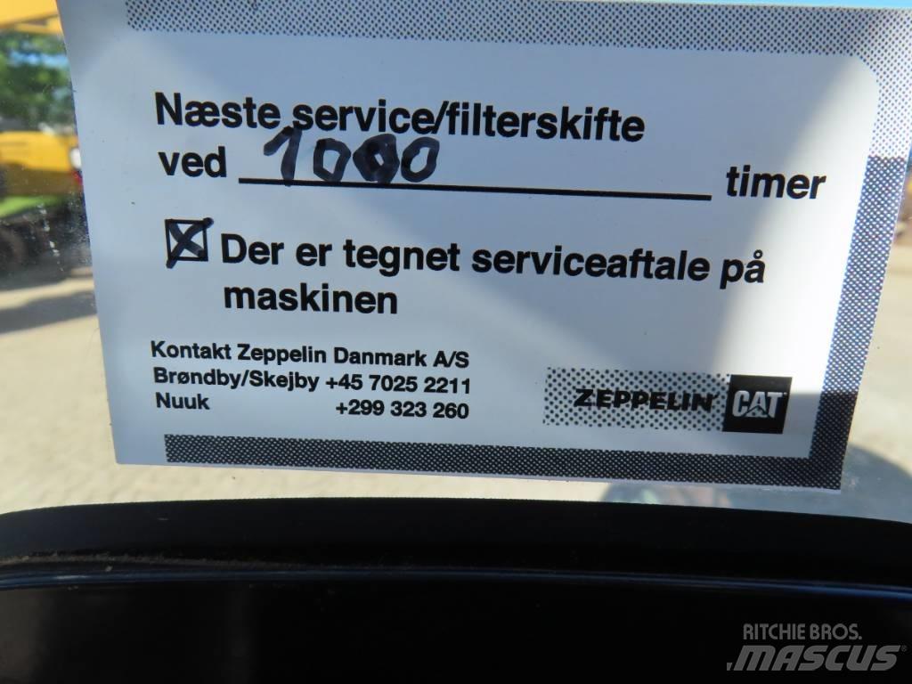 CAT 301.6 Mini kotrók < 7t