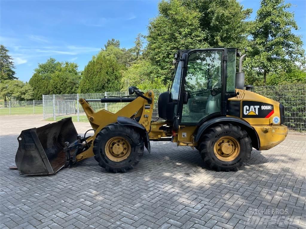 CAT 906H2 Gumikerekes homlokrakodók
